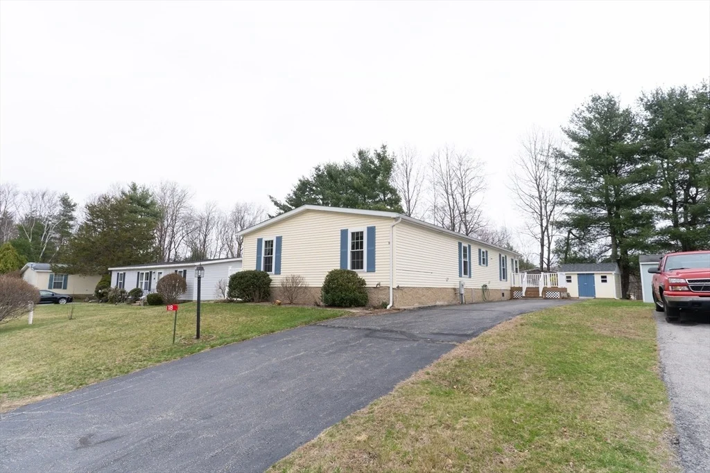 Photo of 18 Fox Run