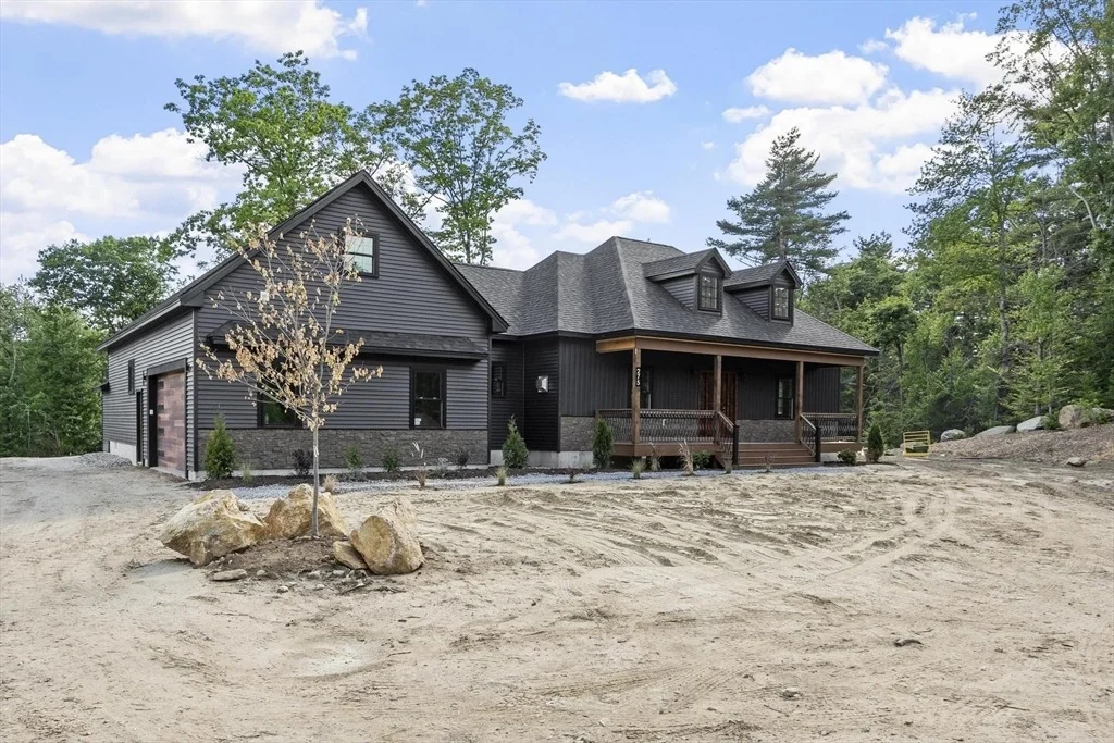 Photo of 275 State Rd