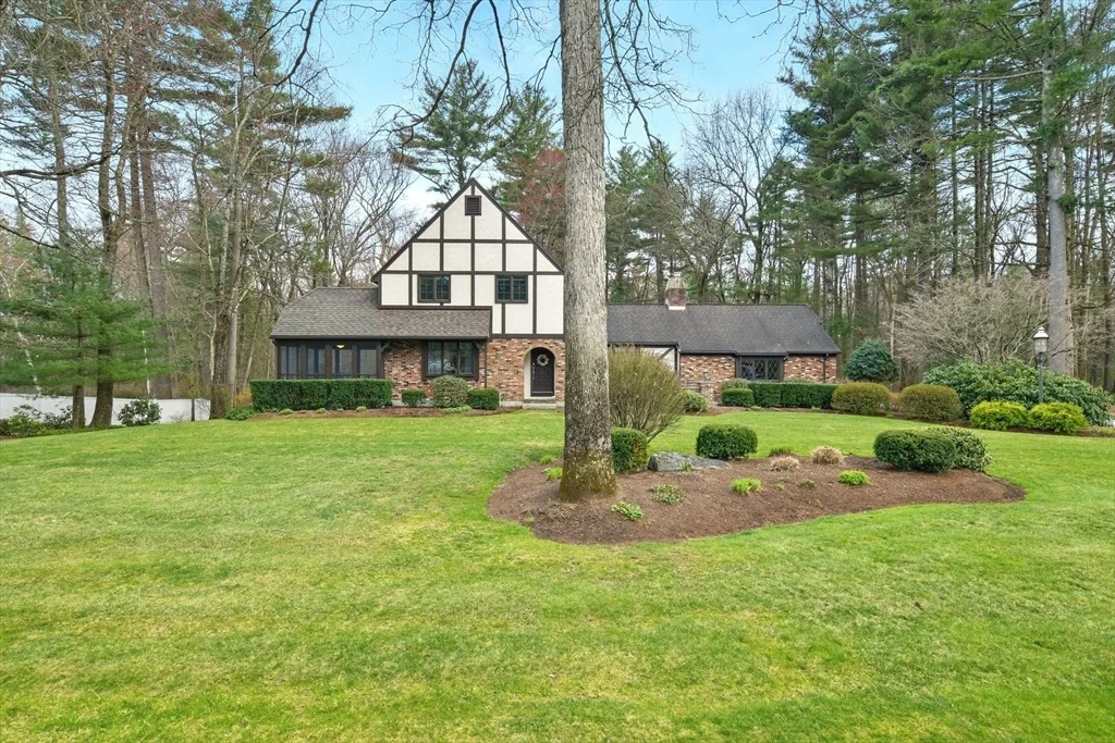 Photo of 69 Lenox Circle