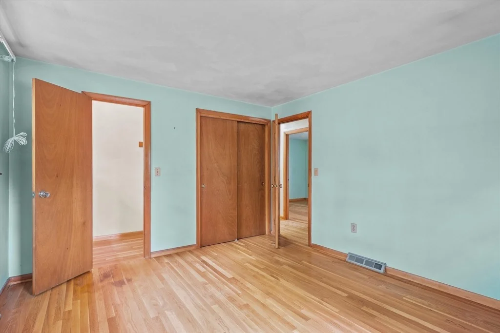 Photo of 5 Hampshire Dr