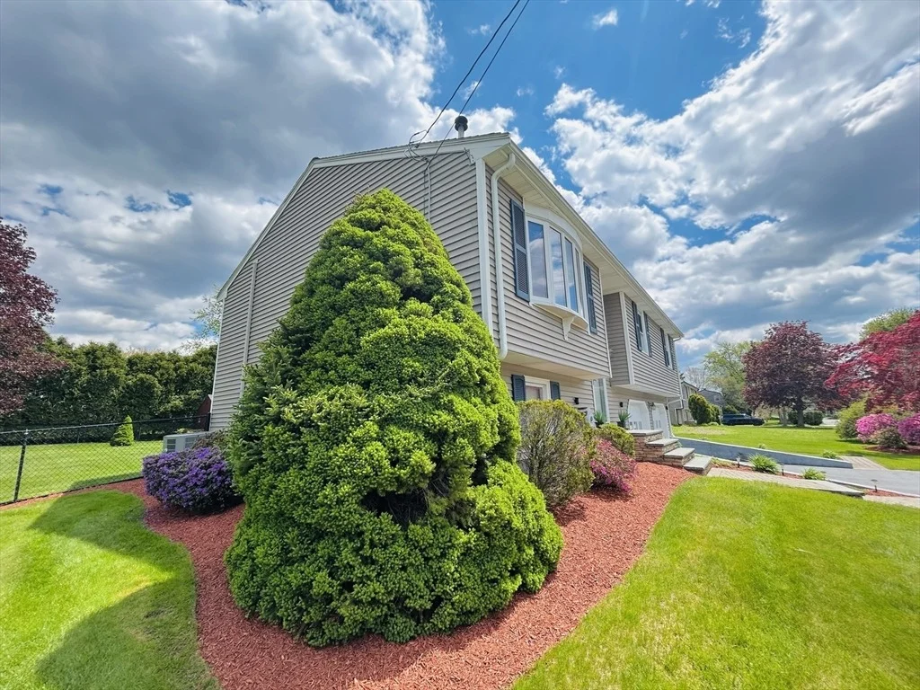 Photo of 166 Mohawk Dr