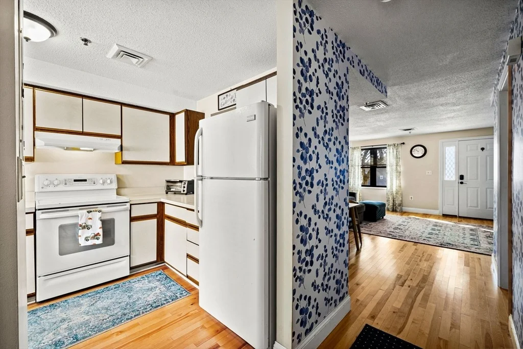 Photo of Unit 21 at 33 Maplewood Avenue