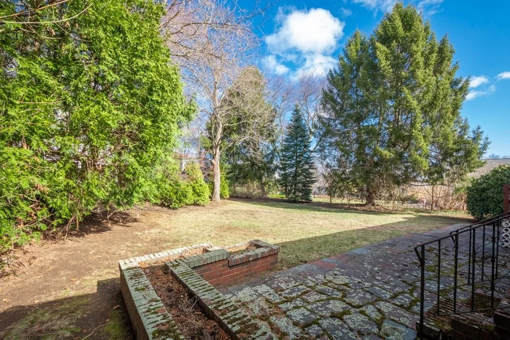 Photo of 5 Longmeadow Rd