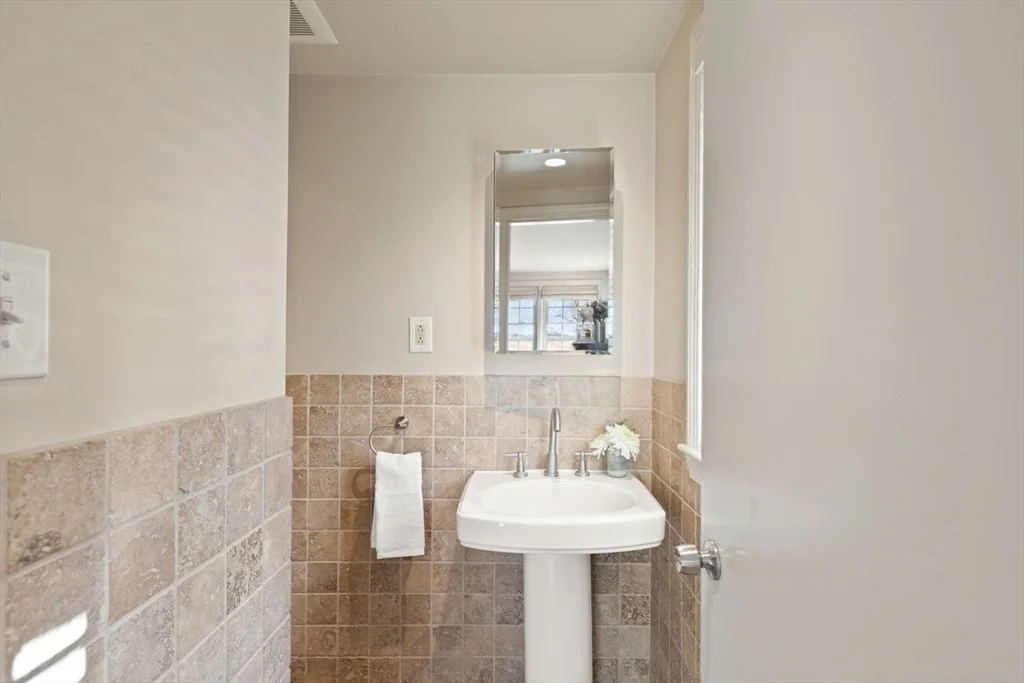 Photo of 76 Walnut St