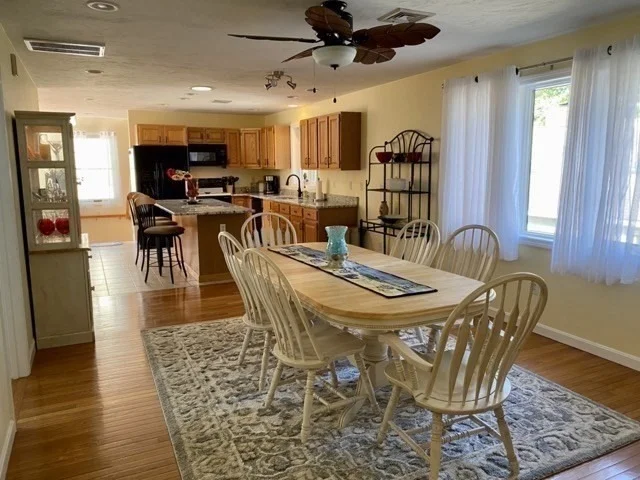 Photo of 42 Colonial Rd
