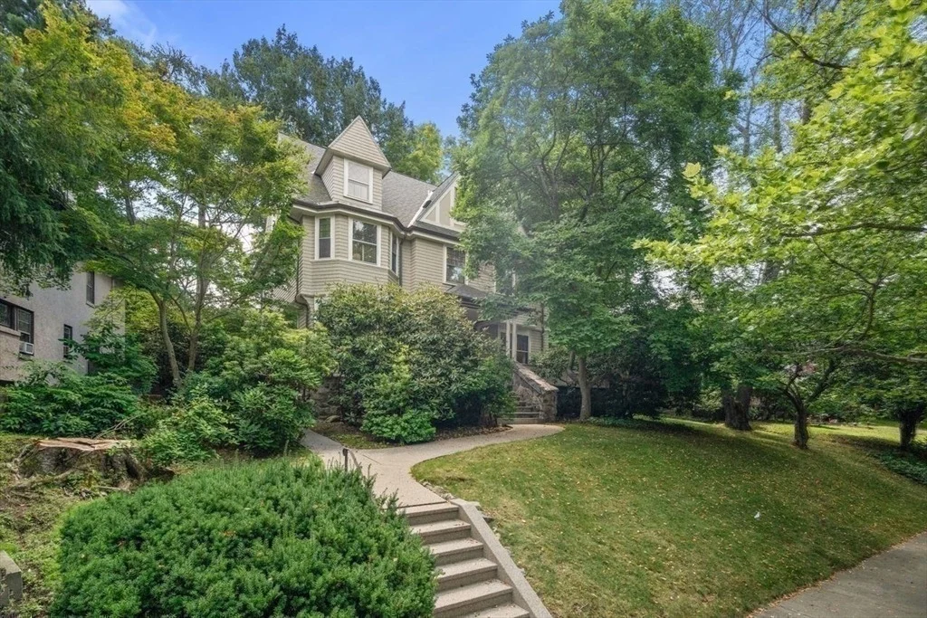Photo of 292 Clinton Rd