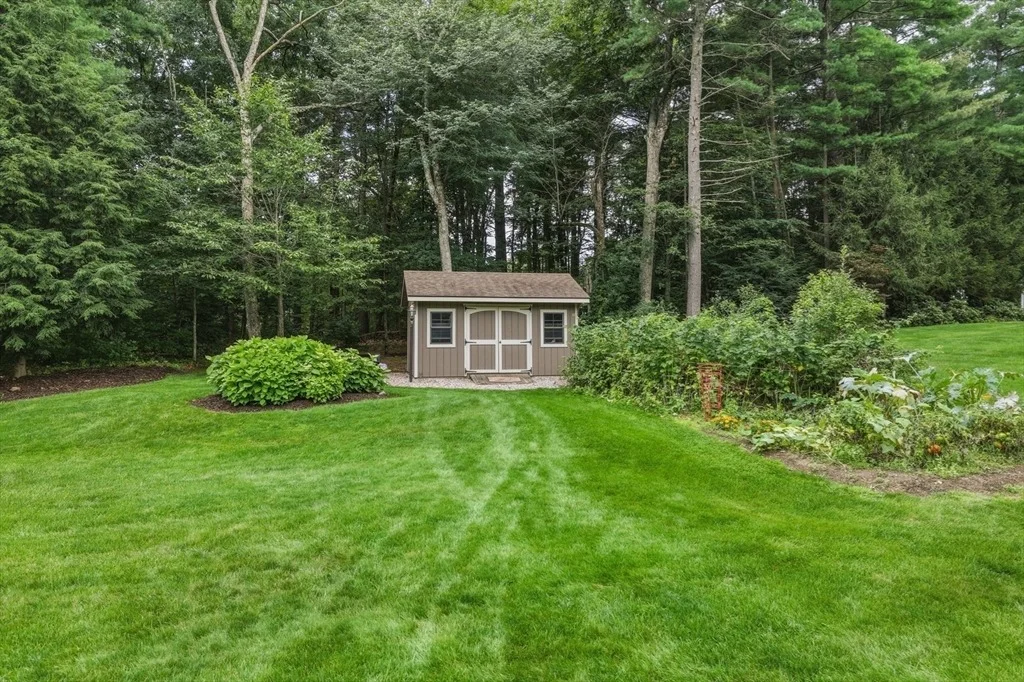 Photo of 2 Bayberry Ln
