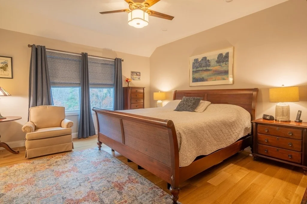Photo of 237 Woodland Way