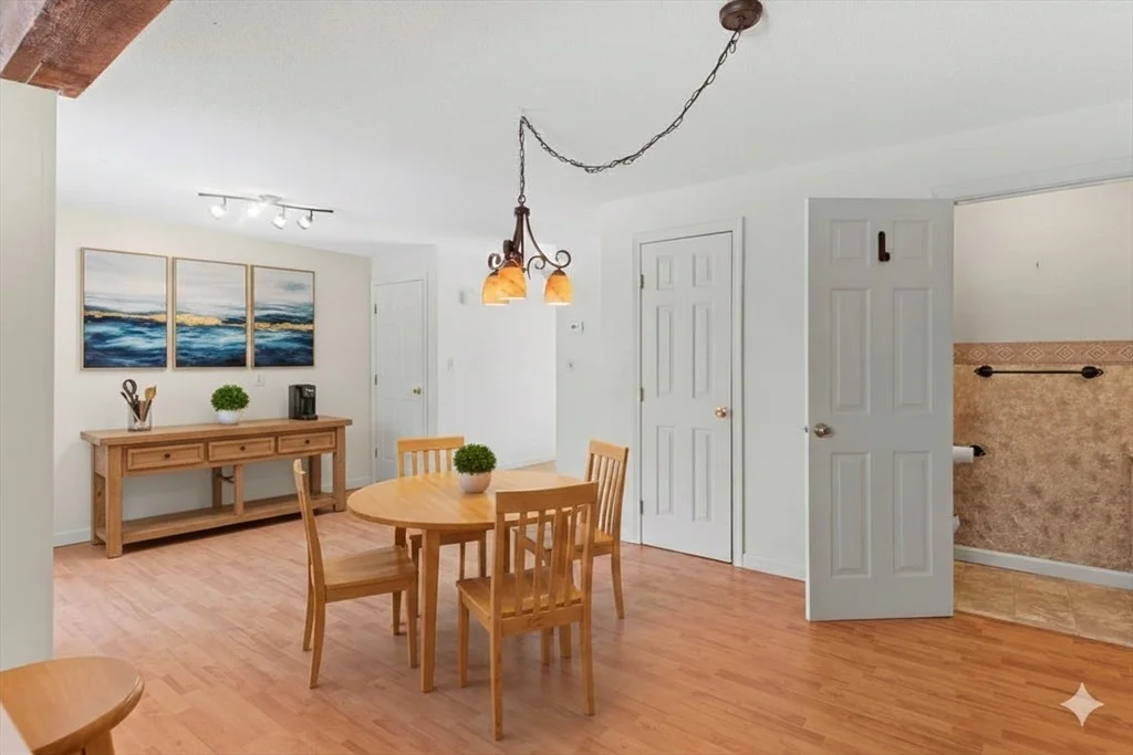 Photo of Unit 5 at 5 Robin Cir