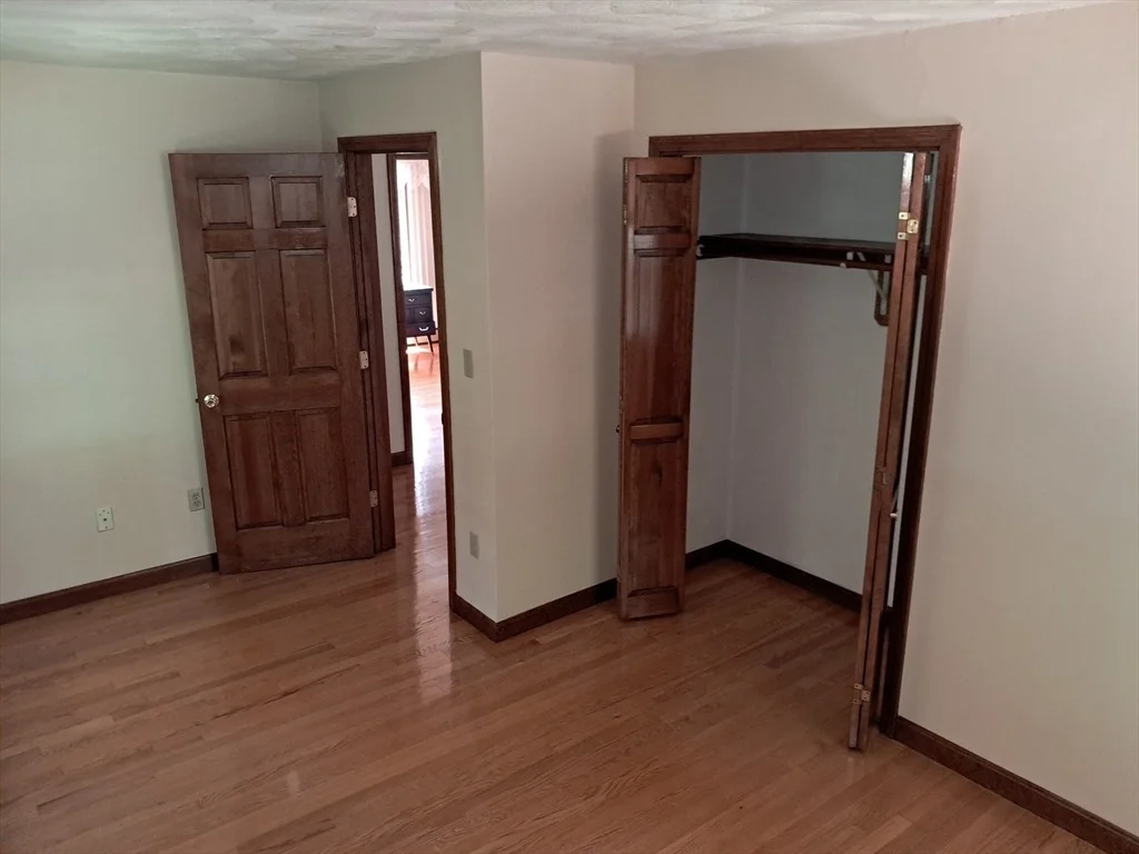 Photo of 5 College Pond Dr