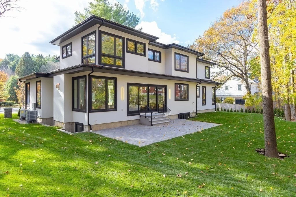 Photo of 10 Great Plain Ave