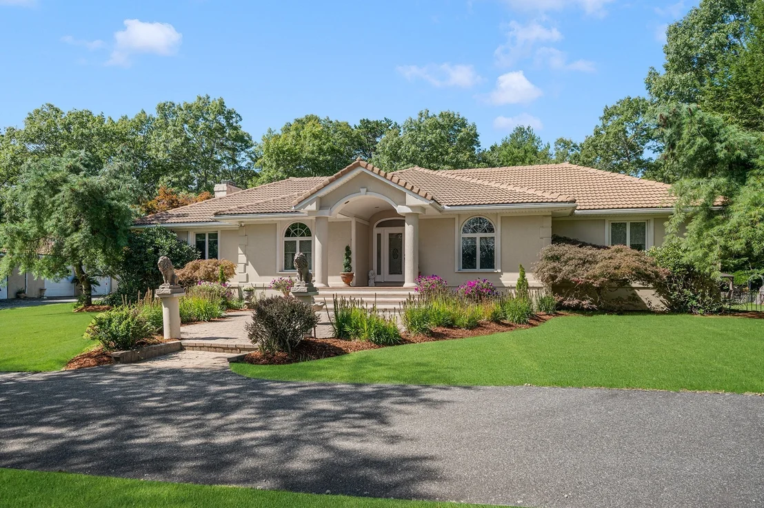 Photo of 22 Brook View Dr