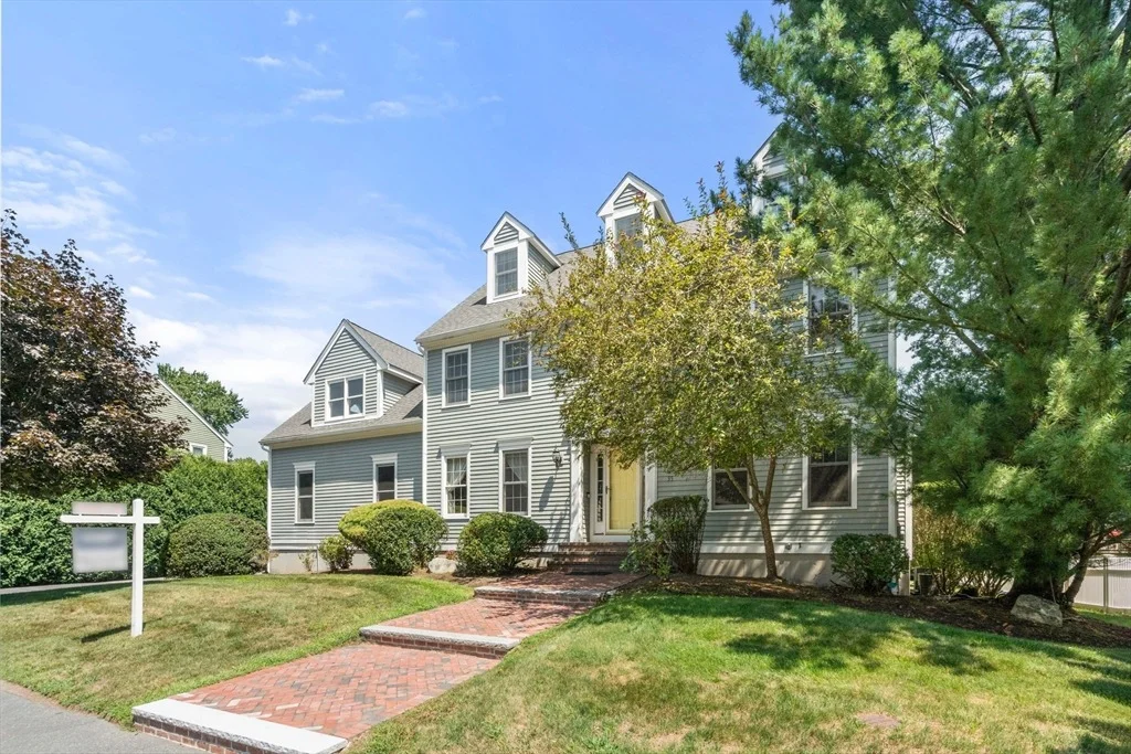 Photo of 35 Whitney Avenue