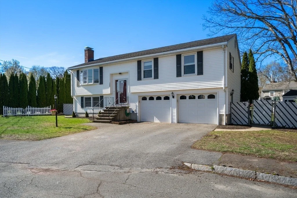 Photo of 126 Hanscom Ave