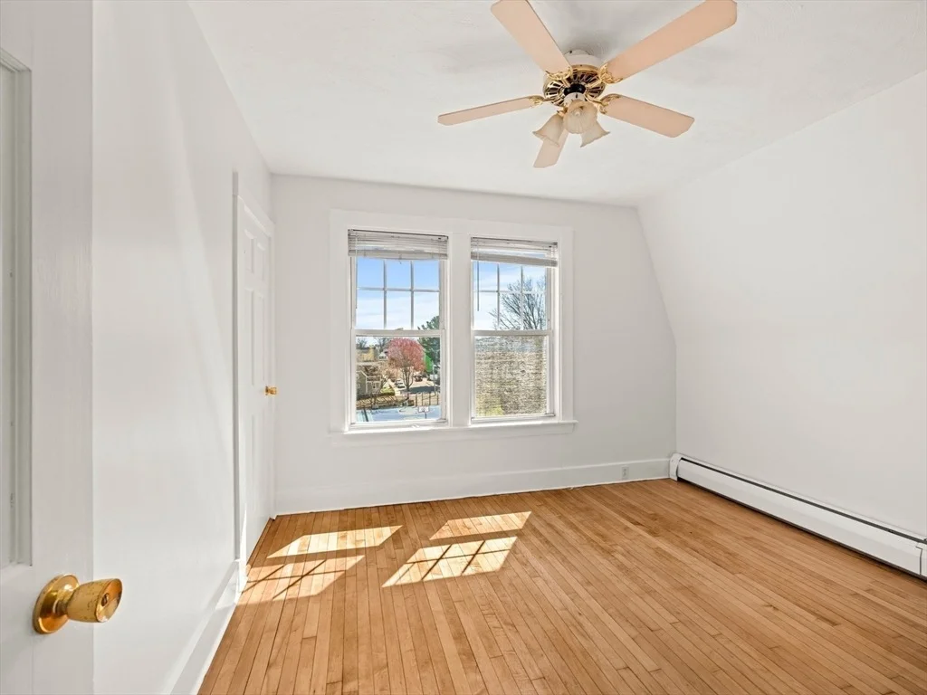 Photo of 72 Cook St