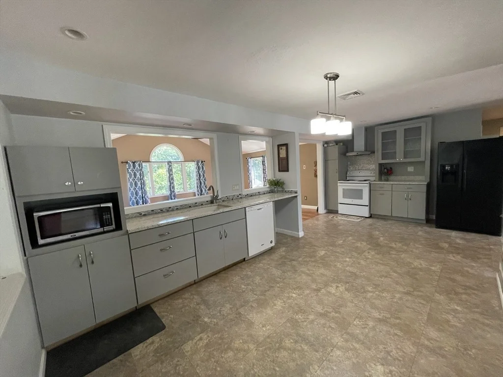 Photo of 55 Barbara Ave