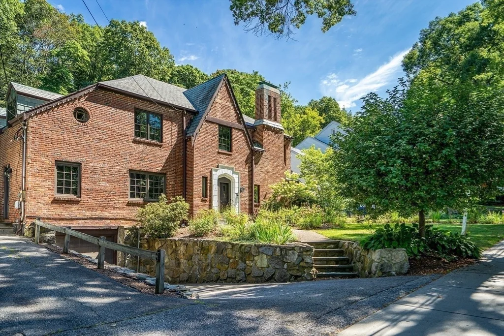 Photo of 72 Beverly Rd