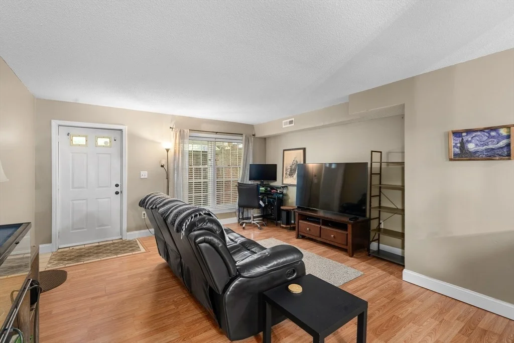 Photo of Unit 80 at 80 Williamsburg Dr