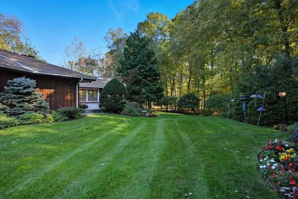 Photo of 182 Crestview Cir