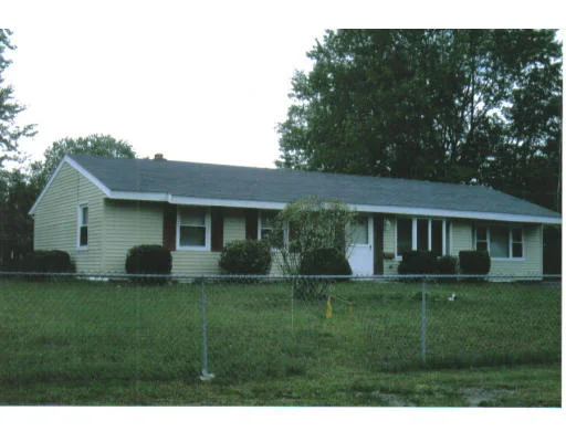 Photo of 15 Burning Tree Rd