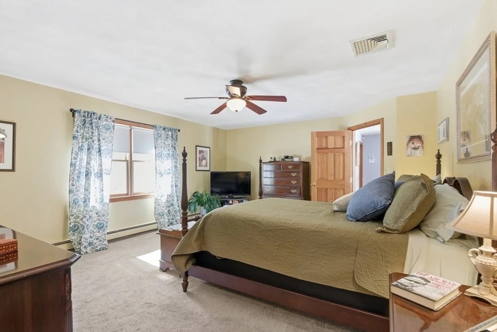 Photo of 194 Sanborn Lane