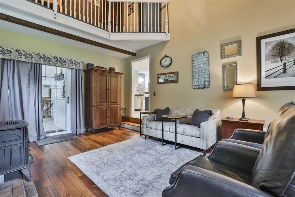 Photo of 9 Candy Ln