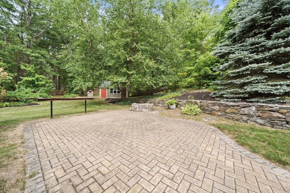 Photo of 102 Oak Ridge Drive