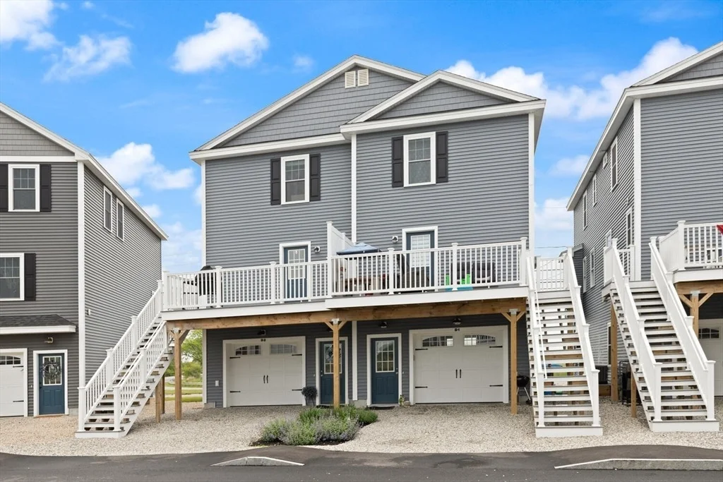 Photo of Unit D2 at 207 Beach Rd