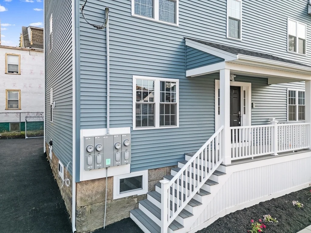 Photo of 489 Spring St.