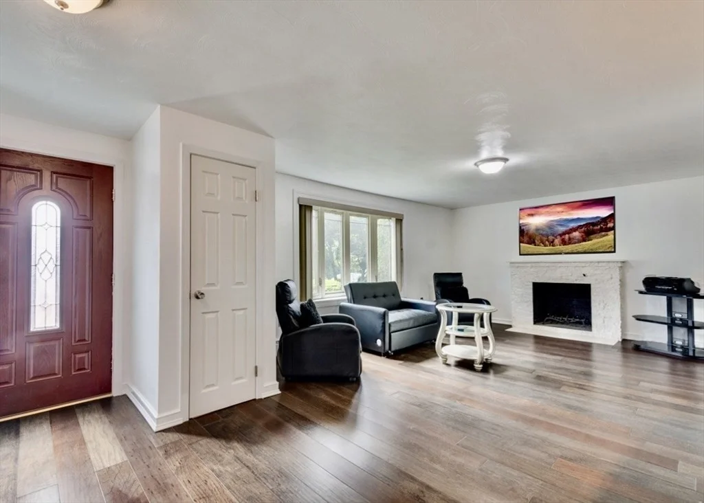 Photo of 87 - Clare Ave