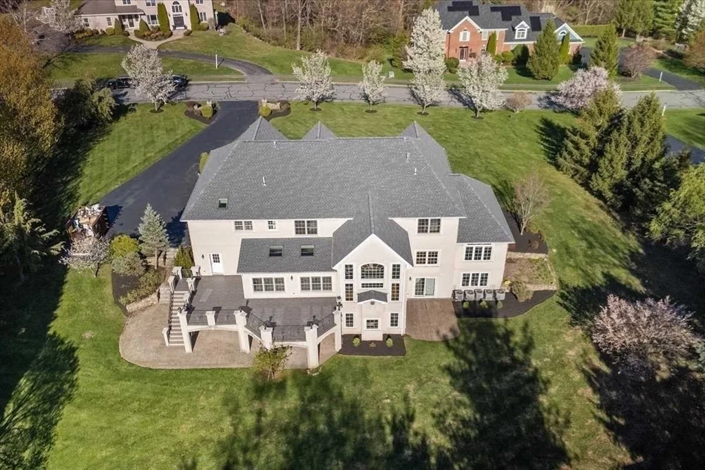 Photo of 12 Arrowhead Lane