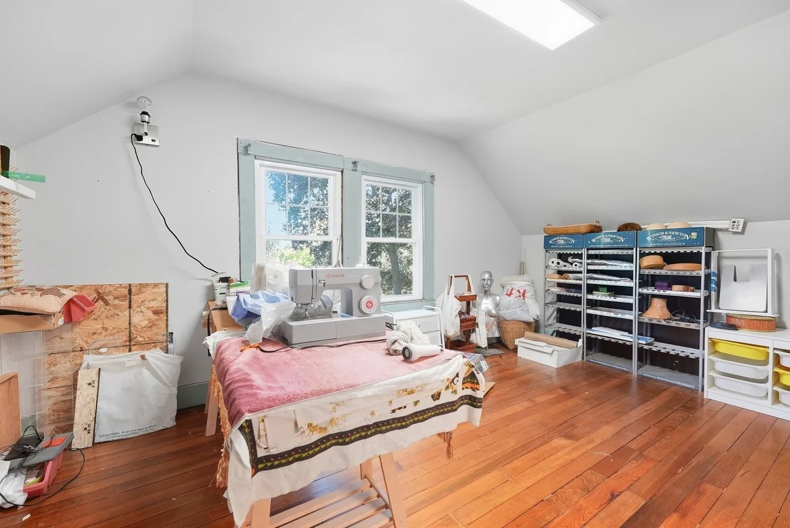 Photo of 98 Bellevue Ave