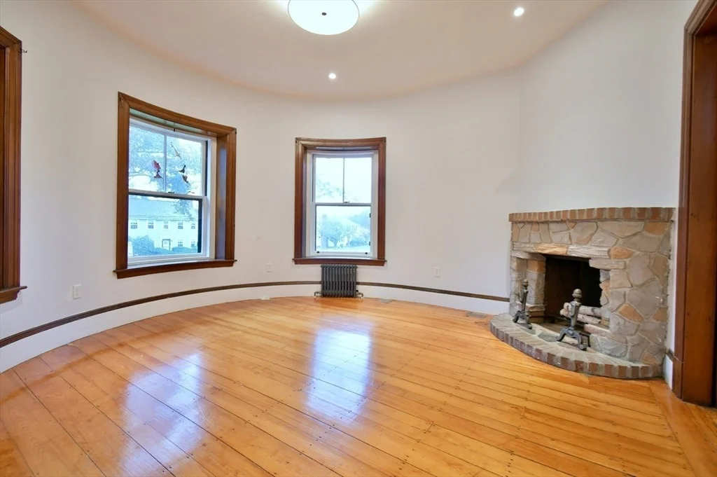 Photo of 141 Beacon St