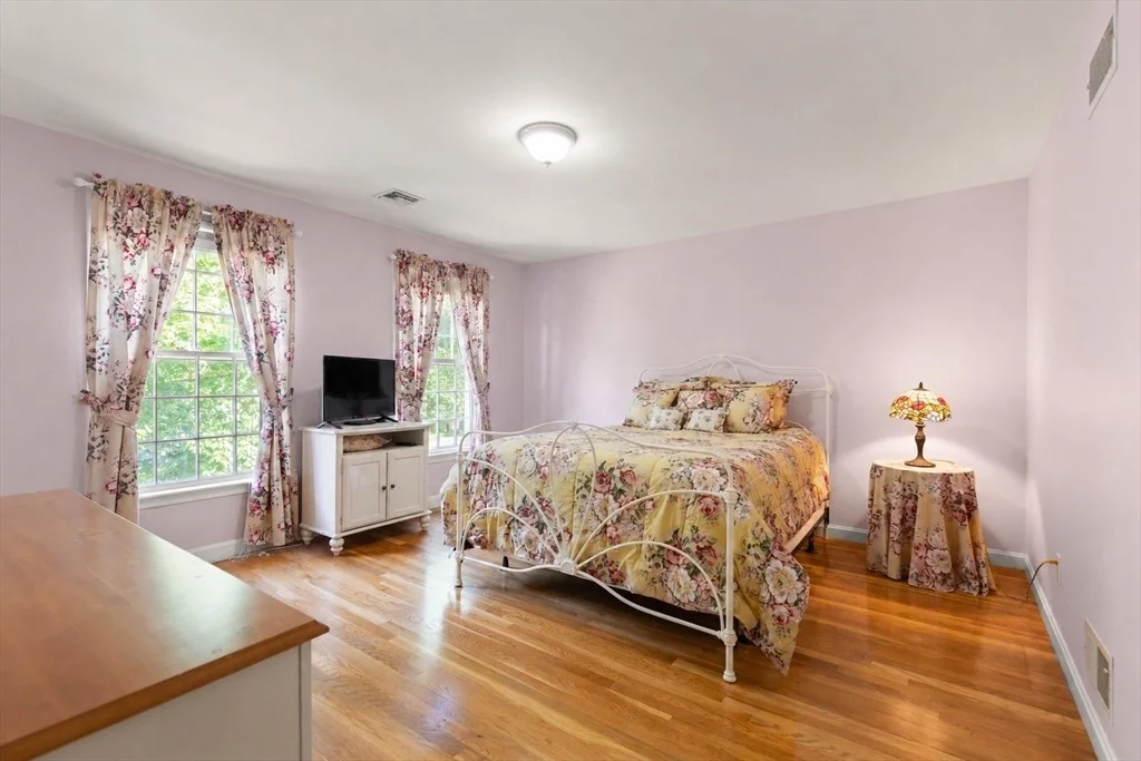 Photo of 28 Thompson Dr