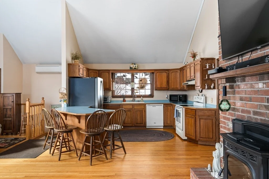 Photo of 49 Burt Rd