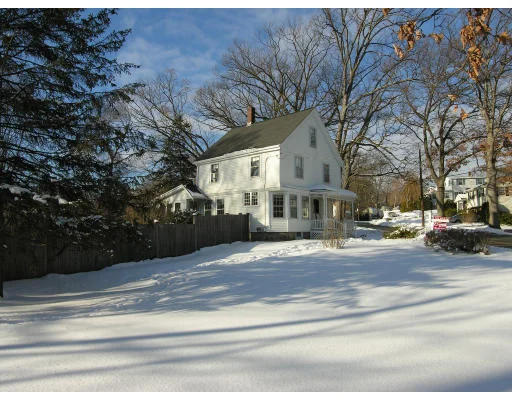 Photo of 983 Webster Street