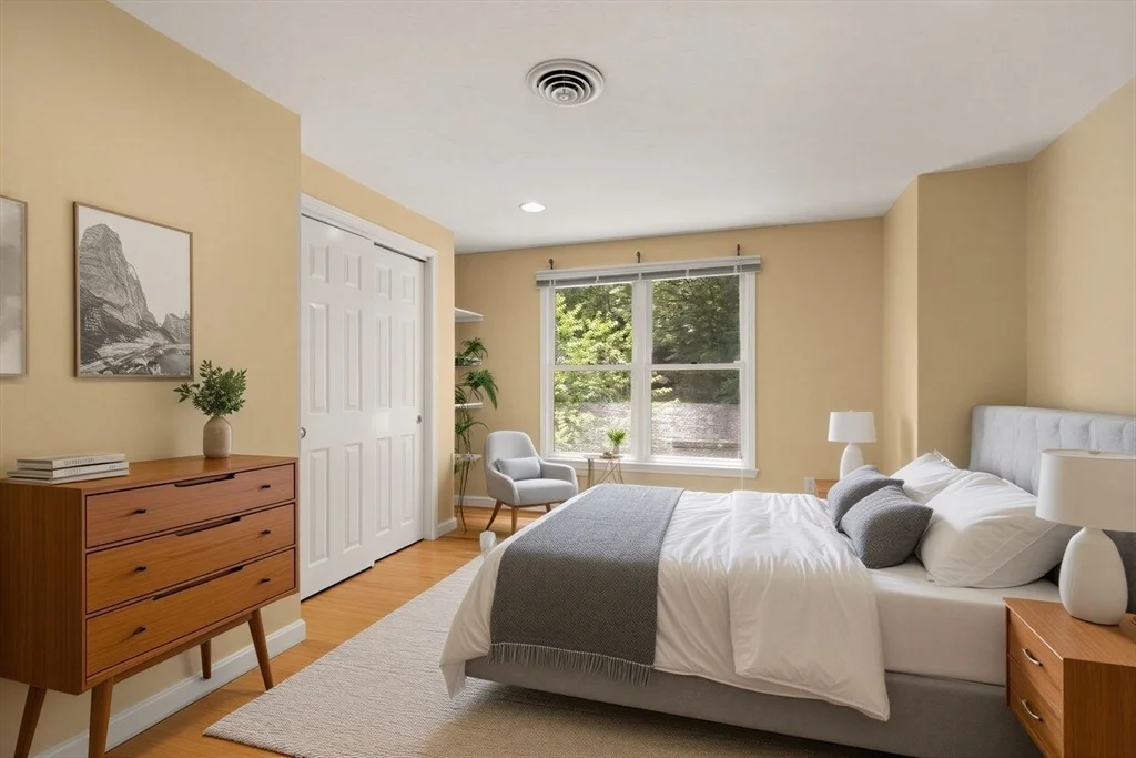 Photo of 35 Castle Dr