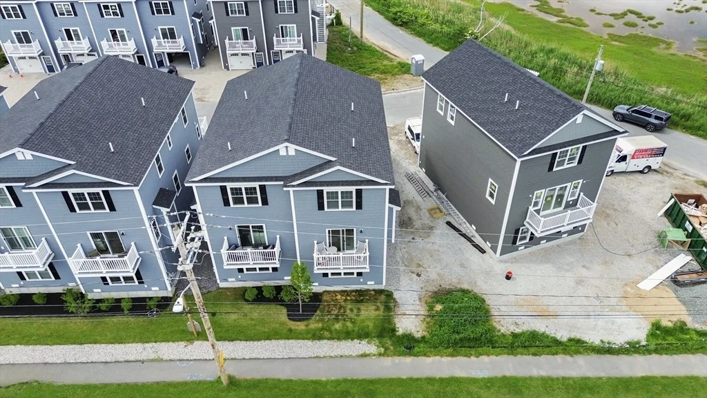 Photo of Unit D2 at 207 Beach Rd