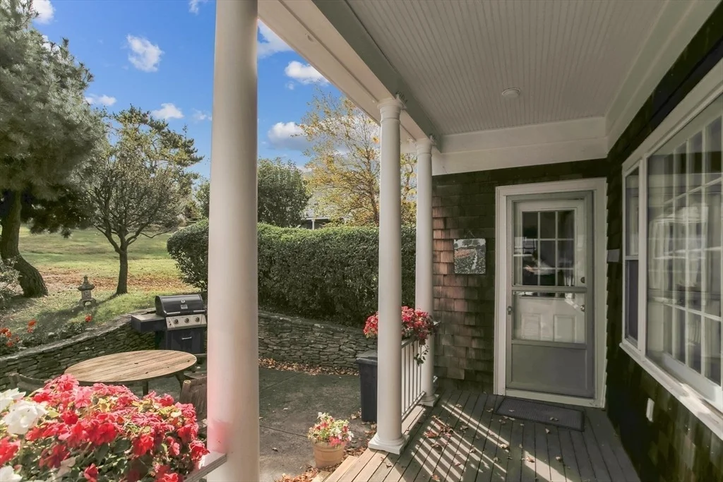 Photo of 48 Holbrook Ave