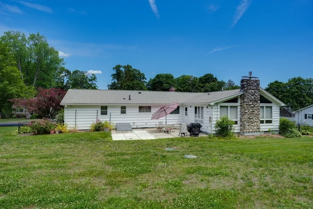 Photo of 11 Warren Dr