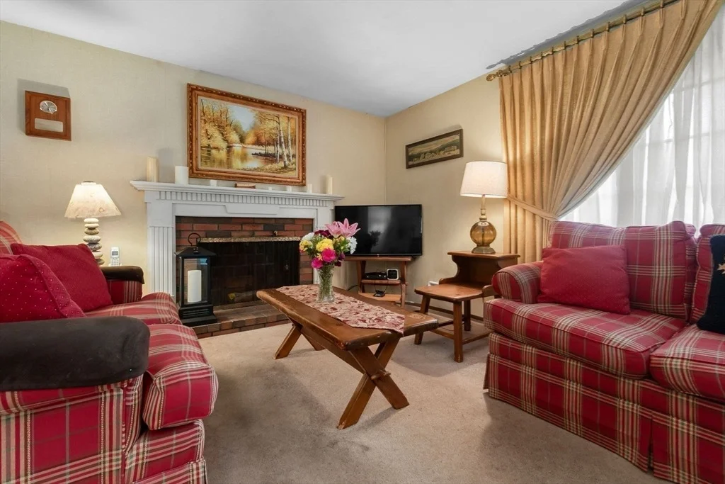 Photo of 14 Paulette Dr