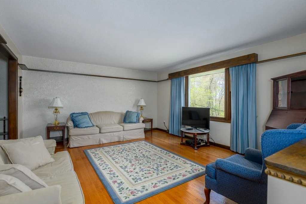 Photo of 9 Ash Ln
