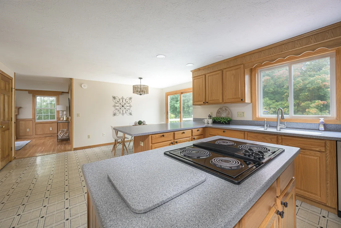 Photo of 49 Fieldstone Dr