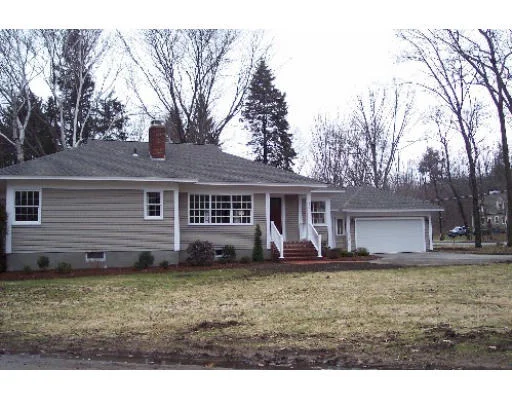 Photo of 207 Holt Rd