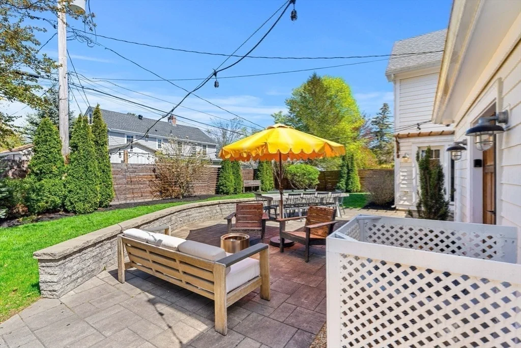 Photo of 18 Rose Ave