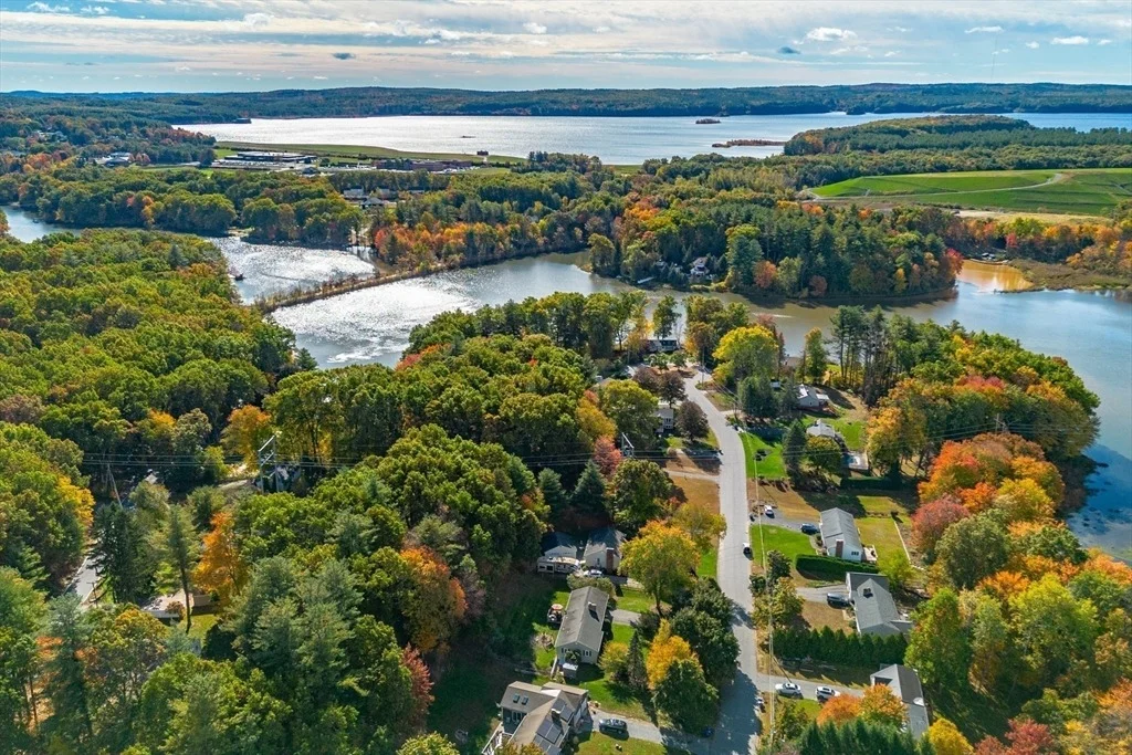 Photo of 44 Beach Point Rd