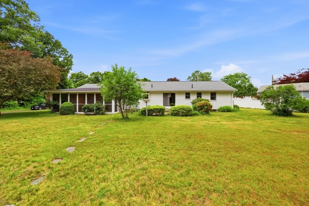Photo of 48 Hickory Dr