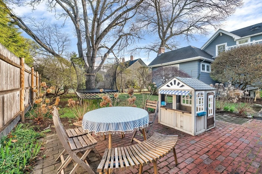 Photo of 711 Webster Street