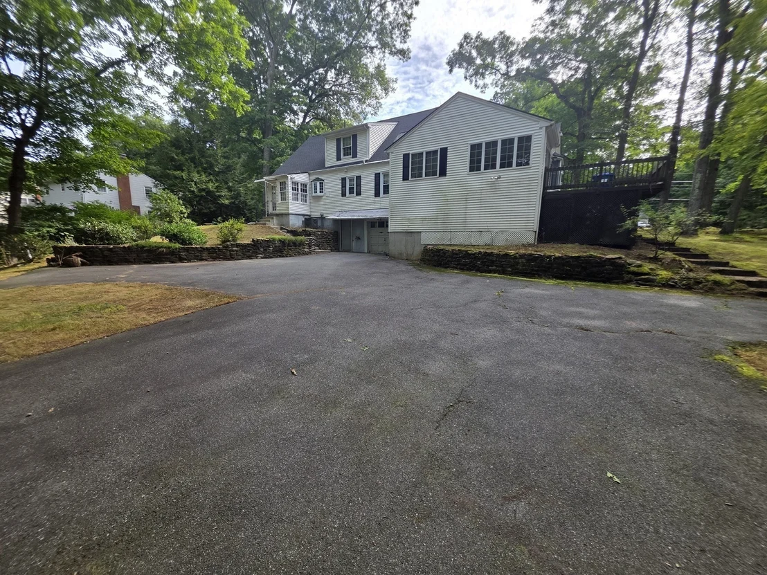 Photo of 947 Main St