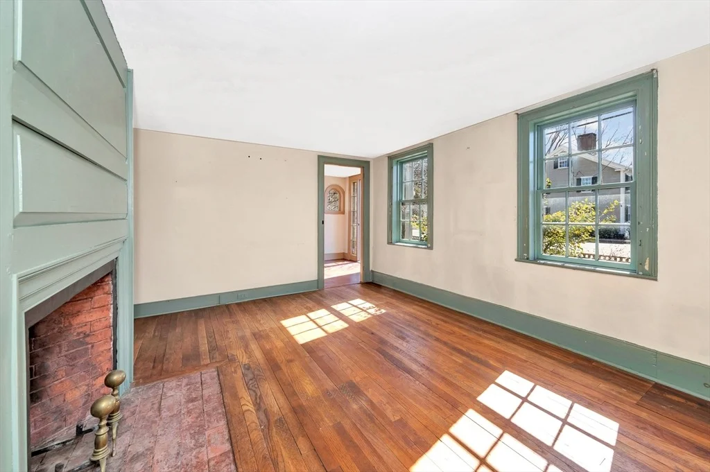 Photo of 153 Main St